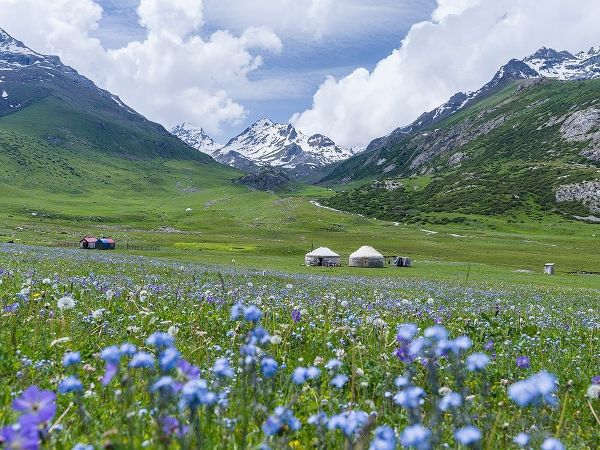 Yurts on the high altitude summer pastures National Park Besch Tasch